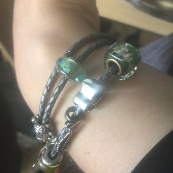 Pandora bracelet with charms - Picture 3 of 3